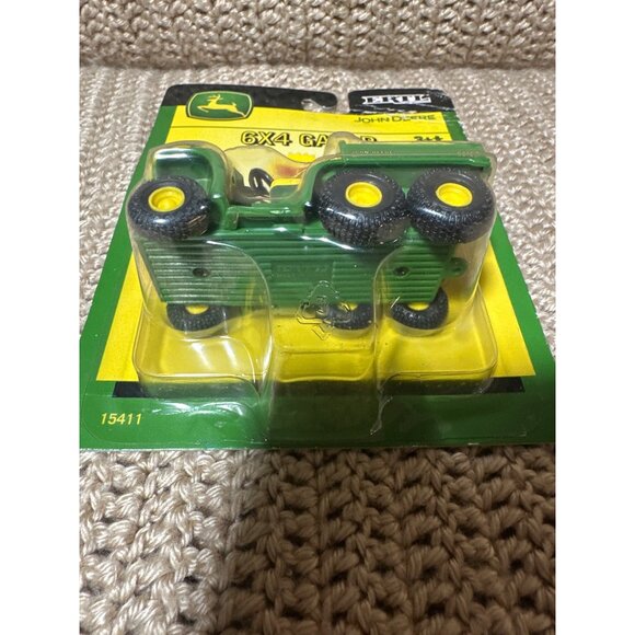 John Deere ERTL 6X4 Gator Toy Farm Vehicle Durable Plastic Collectible - Picture 3 of 3